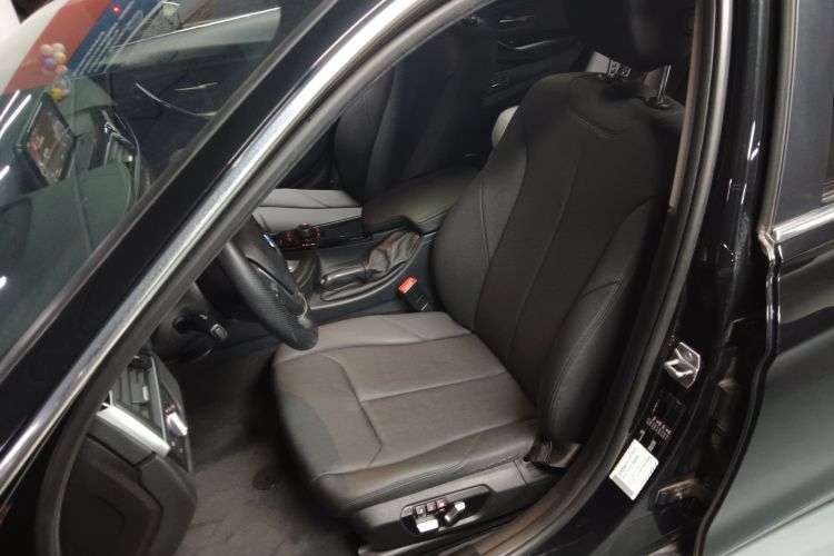 宝马3系 2017款 320Li 时尚型中控内饰19