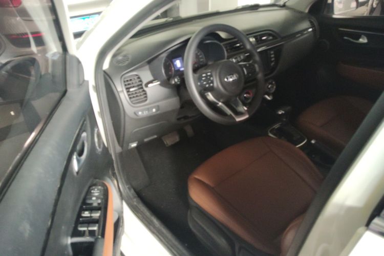 起亚 KX CROSS 2017款 1.4L AT GLS中控内饰20