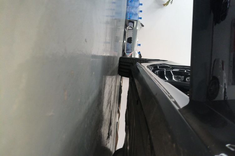 奔驰E级(进口) 2019款 E 200 轿跑车局部细节9001