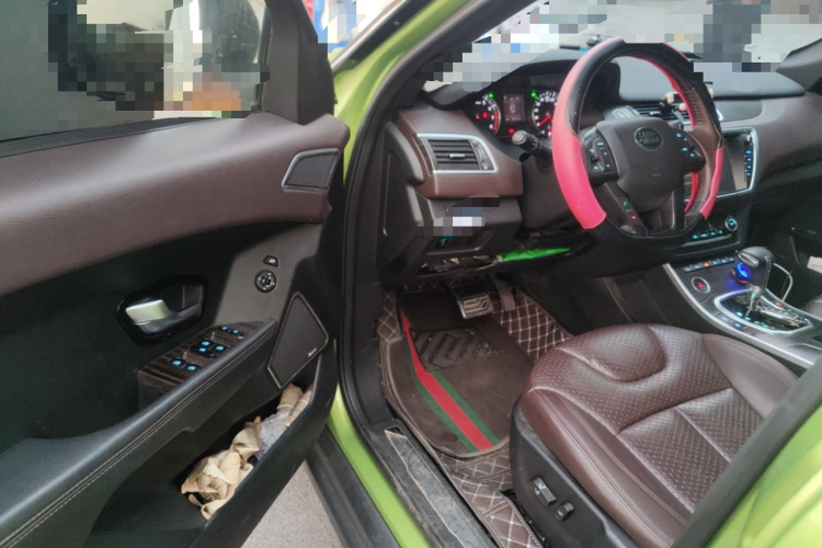 陆风X7 2015款 2.0T 全景尊贵版中控内饰7003