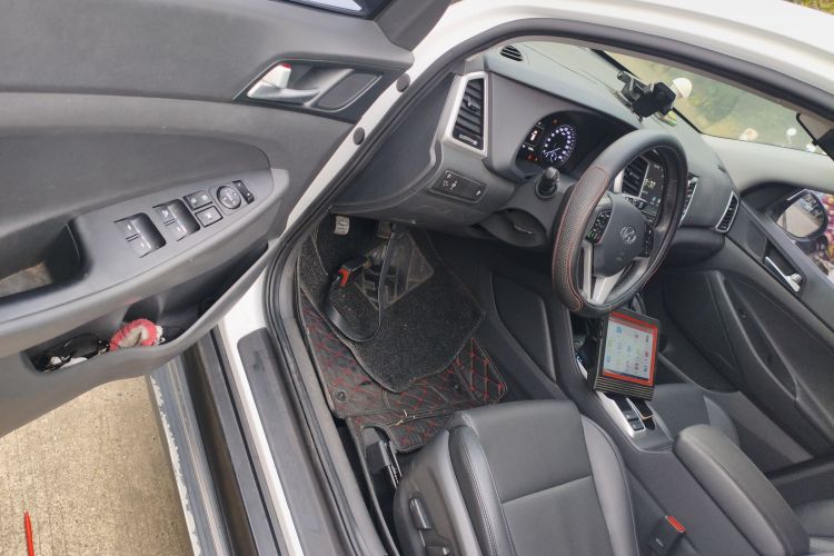 现代 途胜 2018款 1.6T 双离合两驱15周年特别版中控内饰20