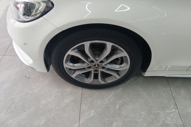 奔驰C级 2018款 C 180 L 时尚型运动版车身外观35