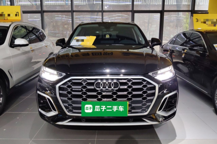 奥迪Q5L 2022款 改款 40T 豪华动感型车身外观2