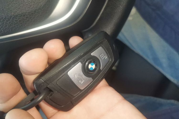 宝马3系GT 2018款 320i 时尚型中控内饰11