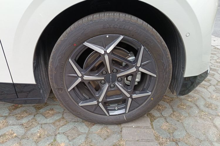 领克Z20 2025款 530km 后驱Pro车身外观10