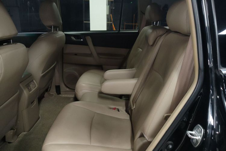 丰田 汉兰达 2012款 2.7L 两驱5座精英版中控内饰21