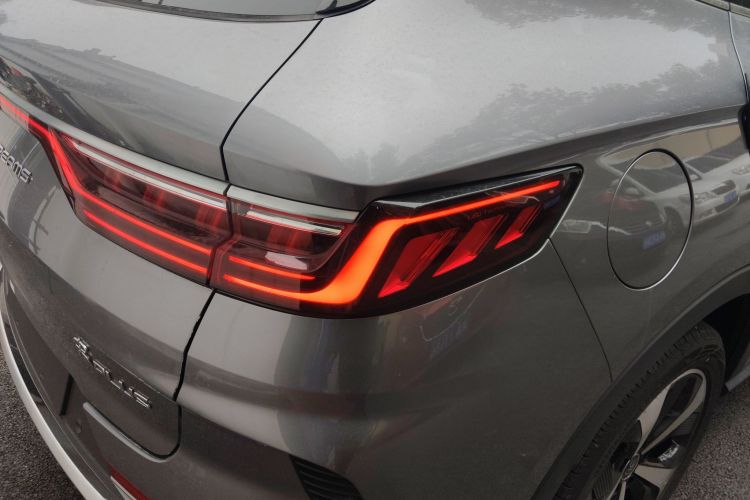 比亚迪 宋PLUS新能源 2021款 DM-i 110KM 旗舰型车身外观9