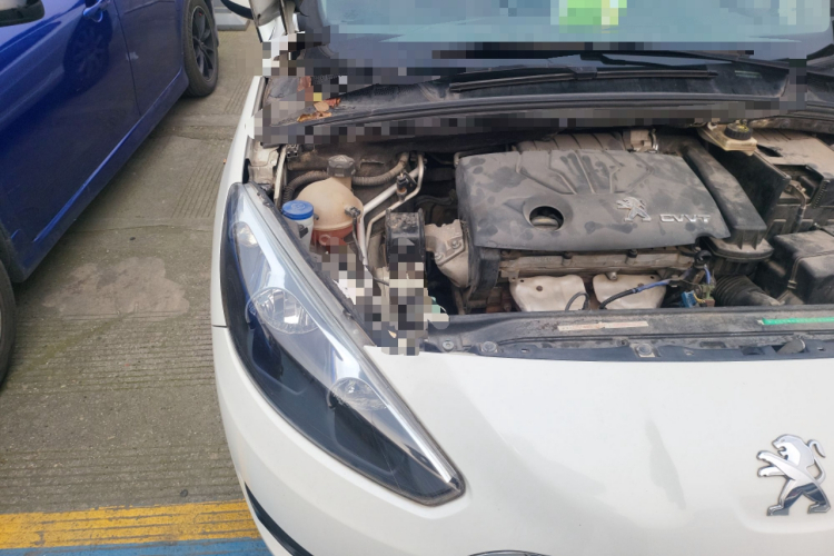 标致308 2014款 乐享版 经典 1.6L 手动风尚型机舱底盘25