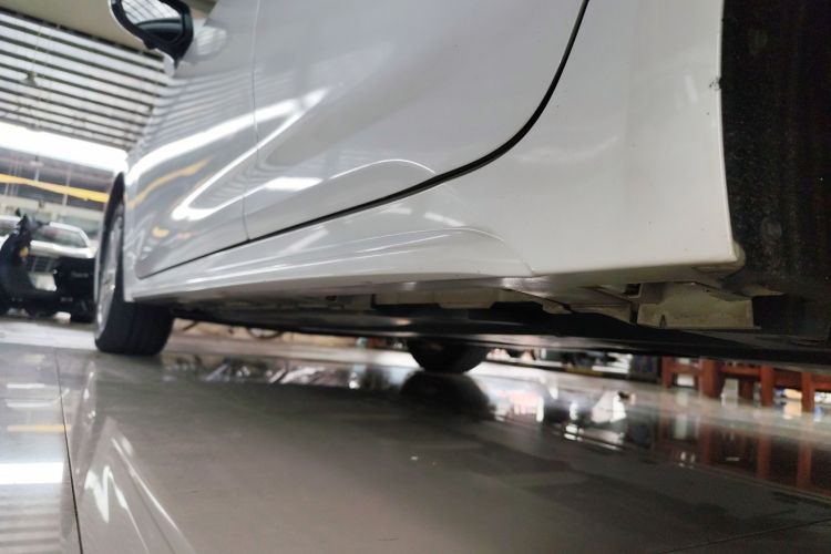 丰田 雷凌 2021款 185T CVT豪华版局部细节9002