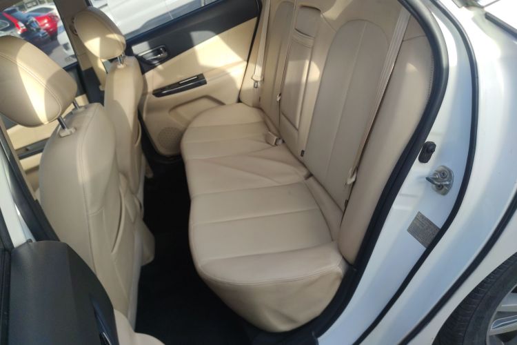 长安 逸动 2015款 1.6L 手动豪华型 国V中控内饰21