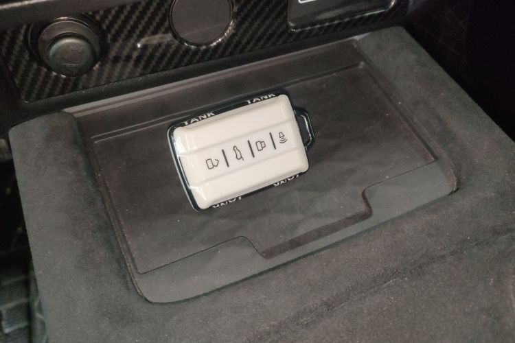 坦克300 2023款 2.0T 铁骑02中控内饰7001