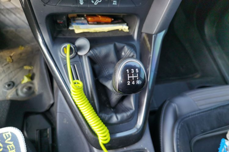 福特 福克斯 2017款 两厢 1.6L 手动风尚型智行版中控内饰18