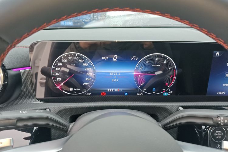 奔驰A级 2024款 改款 A 200 L 时尚型中控内饰14