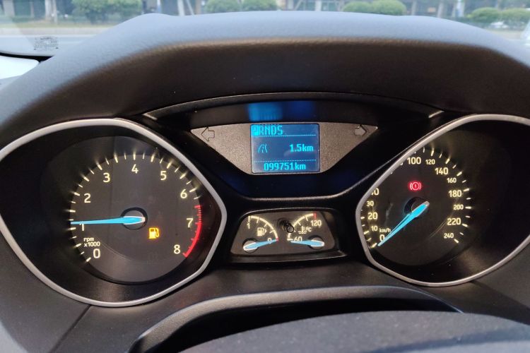 福特 福克斯 2015款 两厢 1.6L 自动舒适型中控内饰14