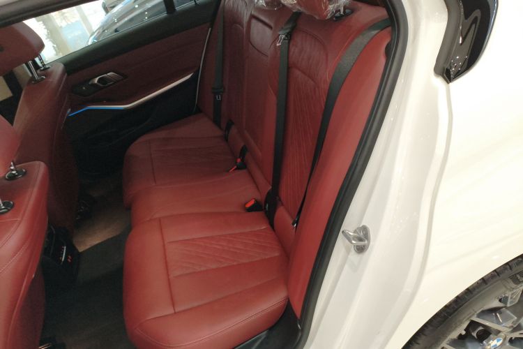 宝马3系 2025款 330Li M运动曜夜套装中控内饰21