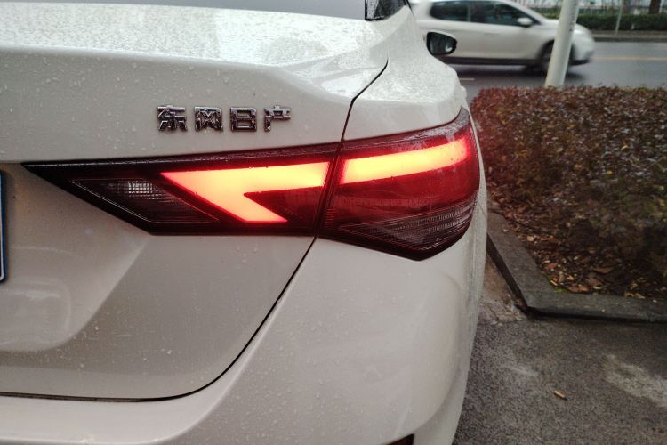 日产 轩逸 2022款 1.6L XL CVT悦享版车身外观9