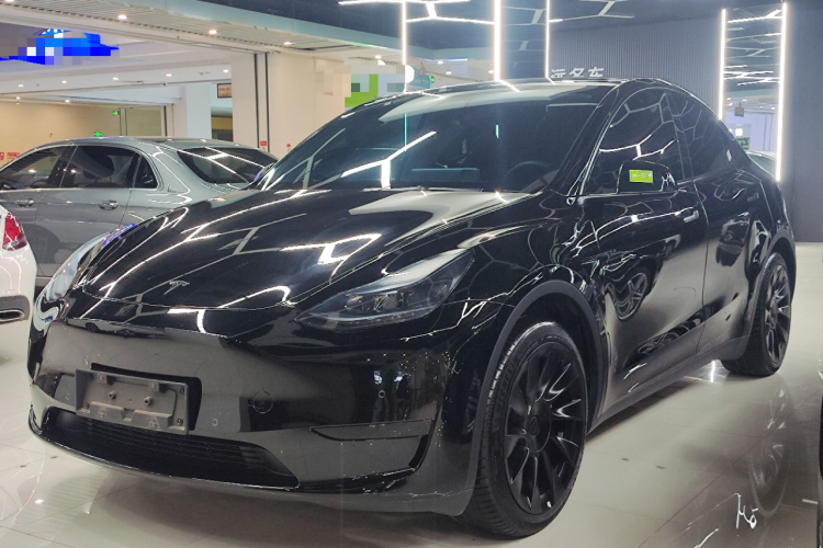 特斯拉 Model Y 2022款 改款 后轮驱动版车身外观1