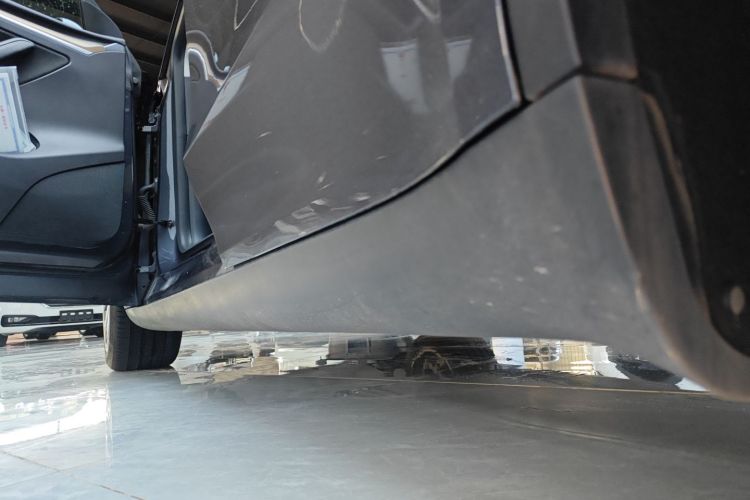 特斯拉 Model Y 2021款 长续航全轮驱动版局部细节9002