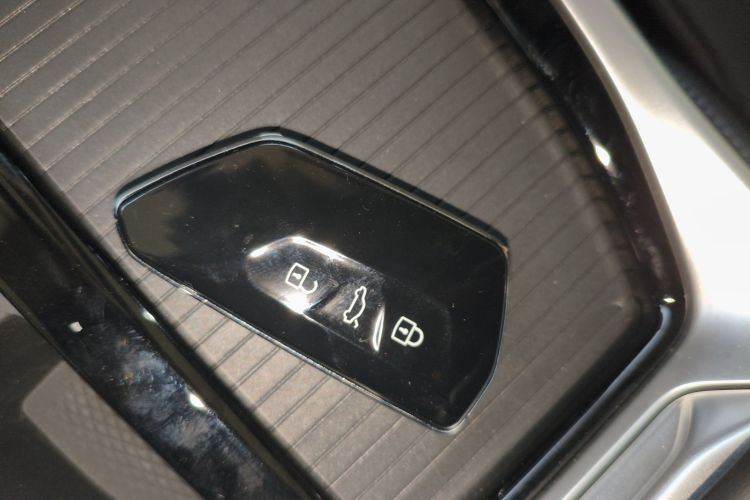 大众 帕萨特 2025款 Pro 380TSI 龙耀版中控内饰11