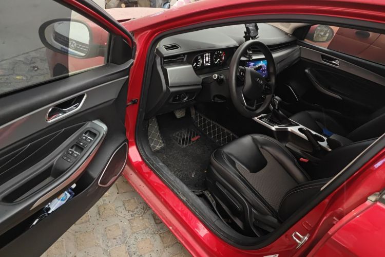 奇瑞 艾瑞泽5 2019款 1.5L CVT青春版 国V中控内饰20