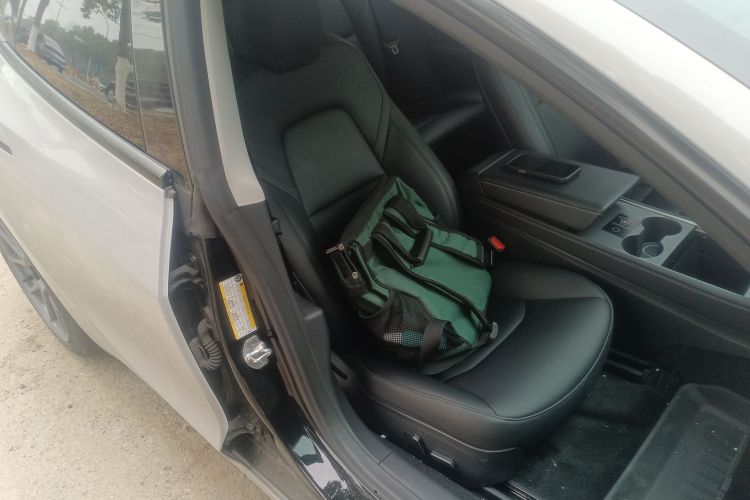 特斯拉 Model 3 2022款 后轮驱动版局部细节41