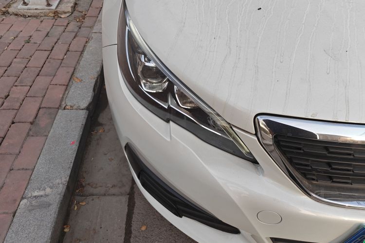 标致308 2016款 1.6L 自动时尚版车身外观8