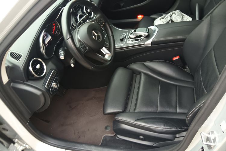 奔驰C级 2017款 改款 C 200 L 运动版局部细节19