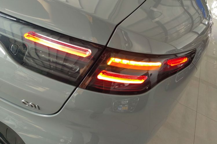 零跑汽车 零跑C01 2024款 增程 316尊享版车身外观9