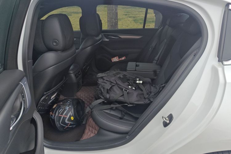 凯迪拉克CT5 2023款 28T 豪华型（标准版）中控内饰21