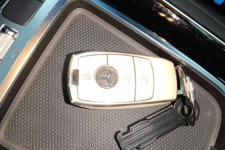 奔驰GLB 2024款 GLB 200 动感型中控内饰7001