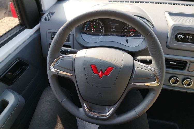 五菱汽车 五菱扬光 2025款 400km 客车版舒适型中控内饰13