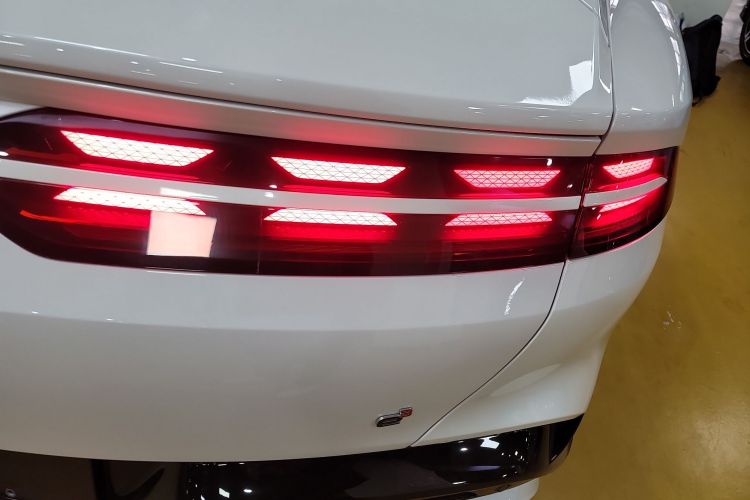 腾势Z9GT 2024款 1100四驱Max版车身外观6006