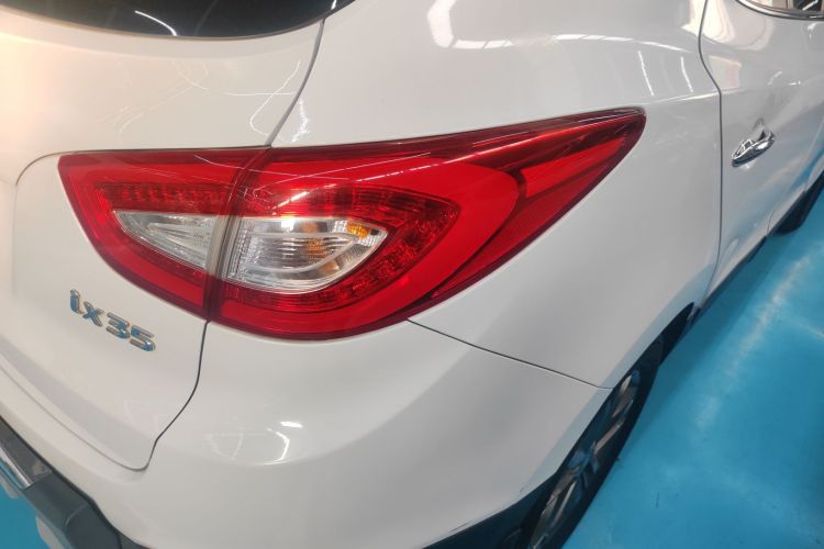 北京现代ix35 2015款 2.0L 自动两驱智能型 国V车身外观9