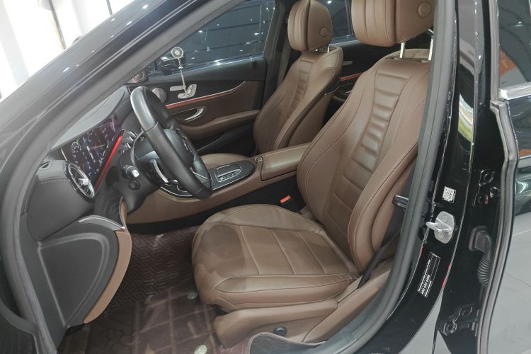 奔驰E级 2021款 改款 E 300 L 运动豪华型局部细节19