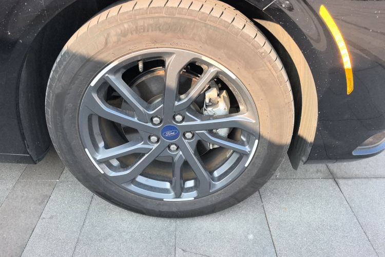 福特 蒙迪欧 2025款 2.0T EcoBoost 豪华型车身外观10