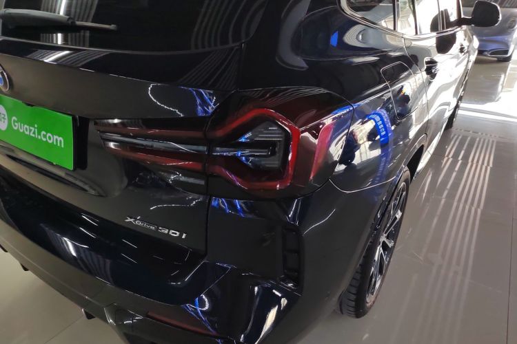 宝马X3 2023款 xDrive30i 领先型 M曜夜套装车身外观9