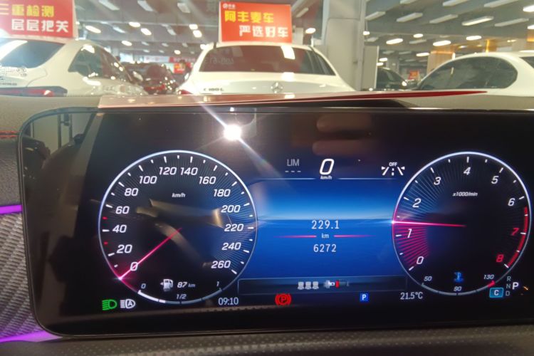 奔驰A级 2024款 改款 A 200 L 时尚型中控内饰14