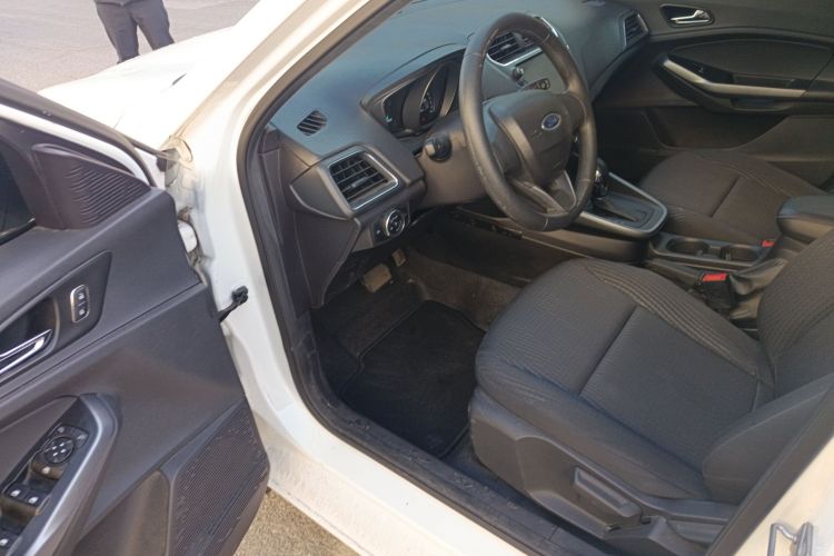 福特 福睿斯 2019款 1.5L 自动质享型中控内饰20