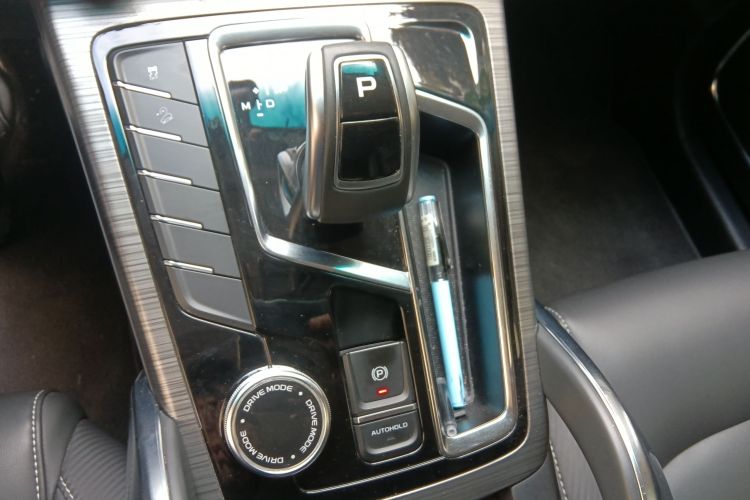 吉利汽车 博越 2020款 1.5TD 自动智联PRO中控内饰18