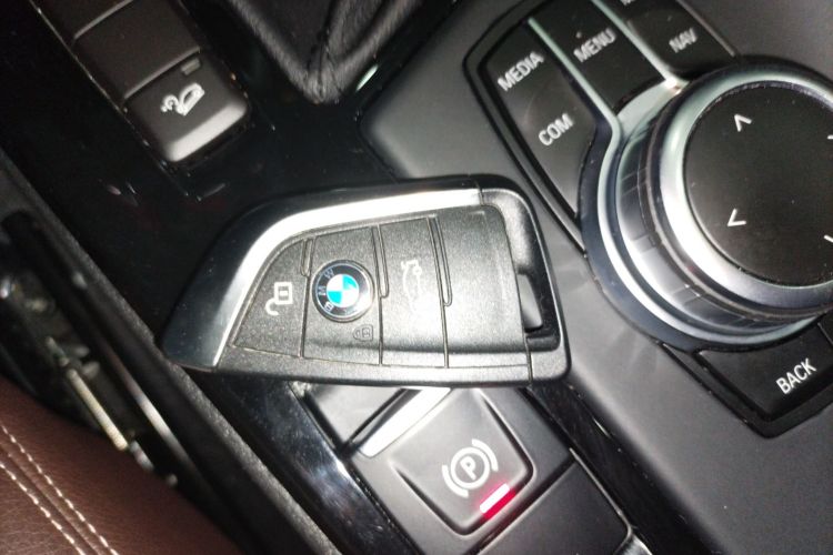 宝马X1 2019款 xDrive20Li 尊享型中控内饰11