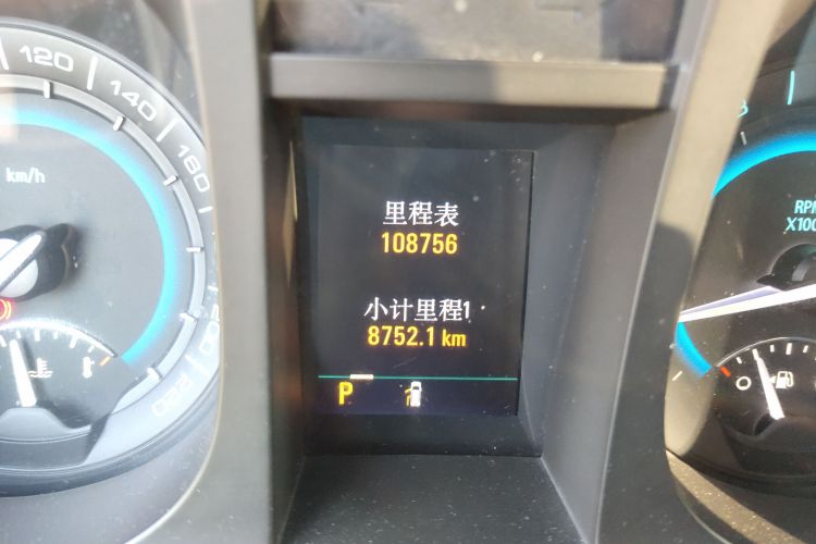 别克GL8 2011款 2.4L LT豪华商务行政版中控内饰15