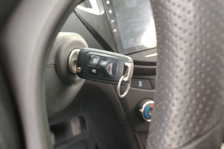 雪佛兰 创酷 2016款 1.4T 自动两驱舒适天窗版中控内饰7001