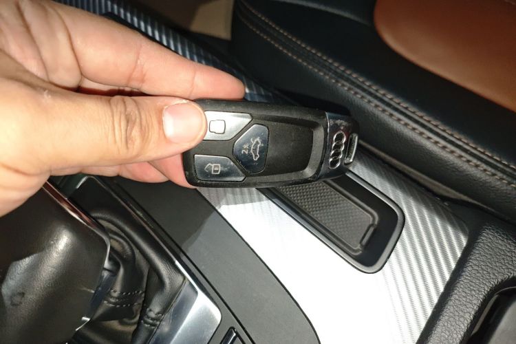 奥迪Q5L 2020款 45 TFSI 尊享时尚型中控内饰7001