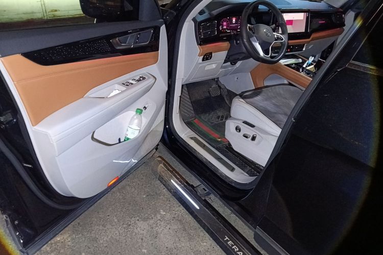 大众 途昂 2022款 380TSI 四驱尊崇豪华版中控内饰20