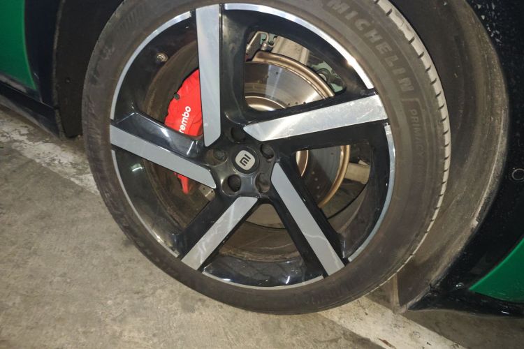 小米汽车 小米YU7 2025款 超长续航高性能四驱Max版车身外观10