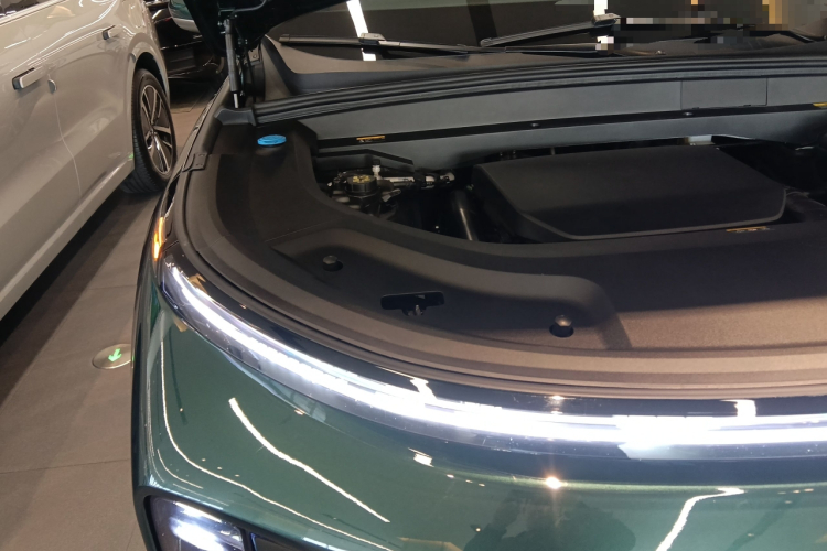 理想汽车 理想L9 2022款 Max机舱底盘25