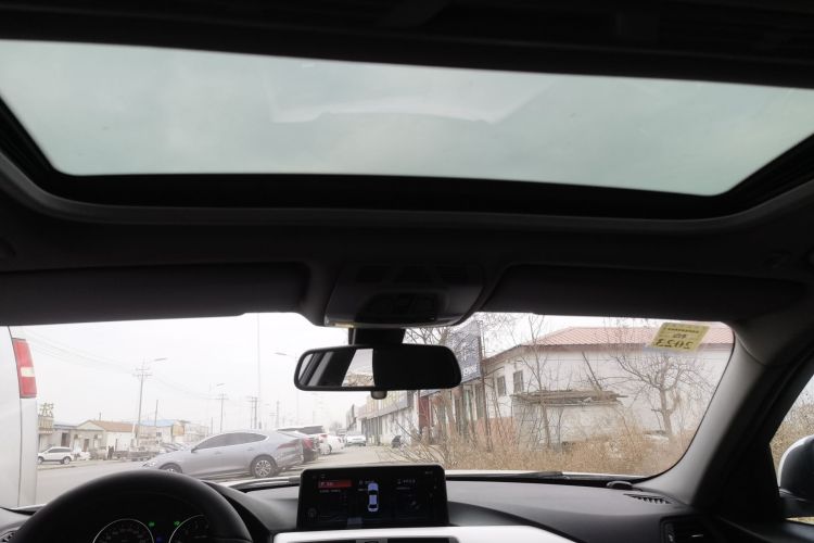 宝马3系 2015款 320Li 时尚型中控内饰22