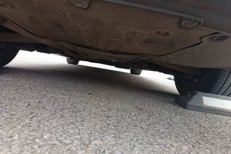 奥迪A4L 2011款 2.0 TFSI 标准型局部细节9009