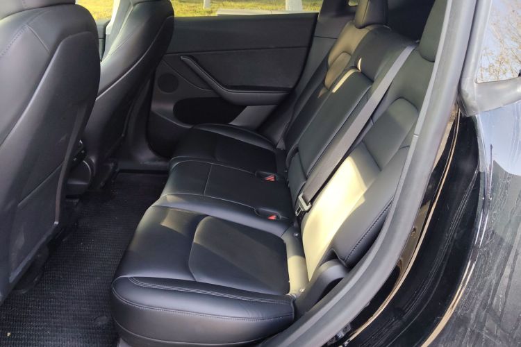 特斯拉 Model Y 2023款 后轮驱动版中控内饰7004