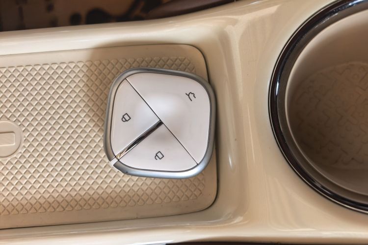 五菱汽车 五菱缤果 2025款 333km 悦享款中控内饰11